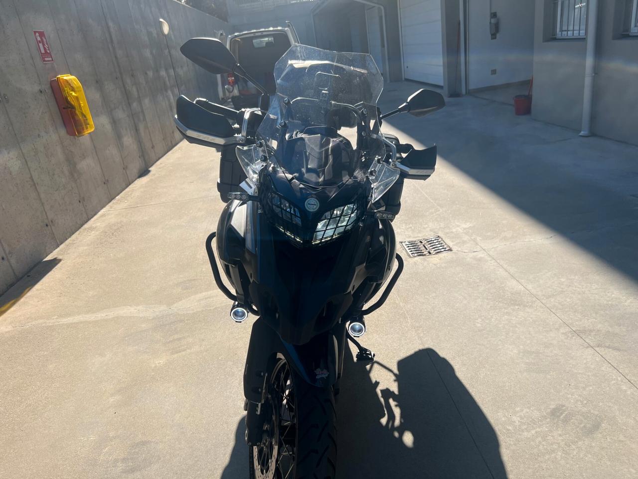 Benelli TRK 502x solo 13.973 km