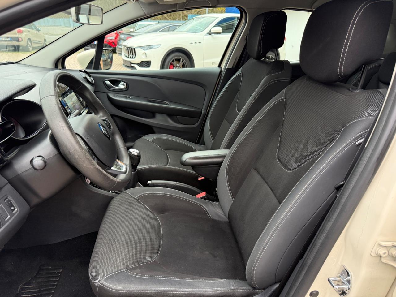 Renault Clio dCi 8V 90CV Start&Stop 82gr 5 porte OK NEOPATENTATI