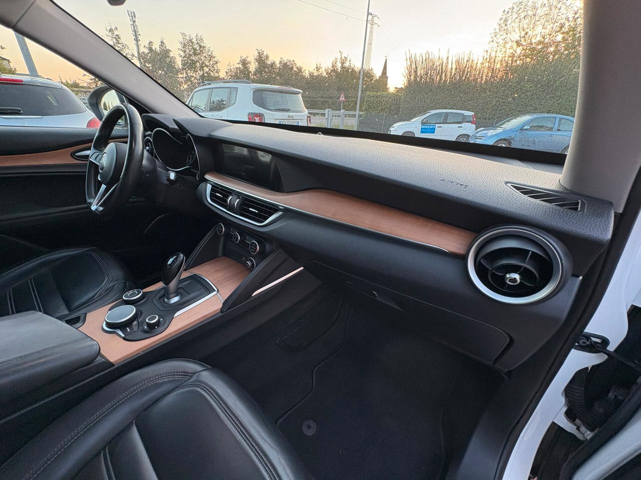 ALFA ROMEO STELVIO 2.0 BENZ 200CV Q4 GANCIO TRAINO