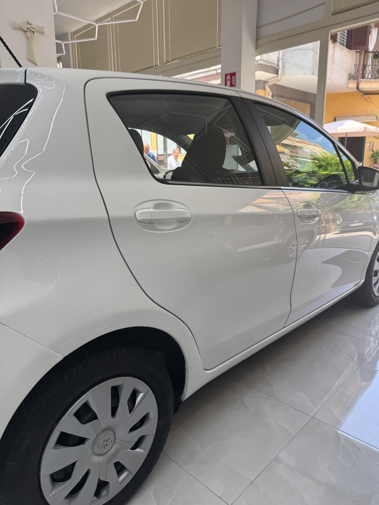 Toyota Yaris 1.0 5 porte Lounge