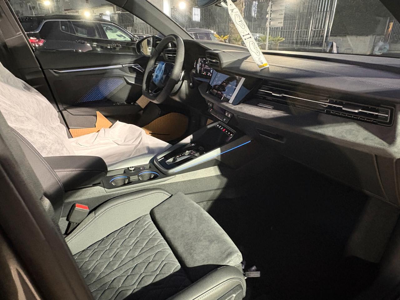 NEW Audi A3 SPORTBACK IDENTITY BLACK TDI 110 kW S tronic line edition TETTO APRIBILE