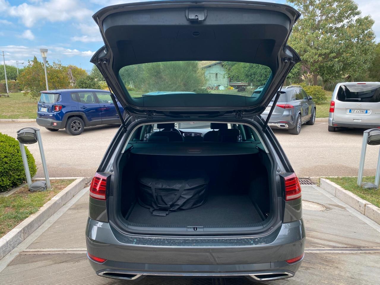 Volkswagen Golf Variant 1.4 TGI DSG Executive BlueMotion