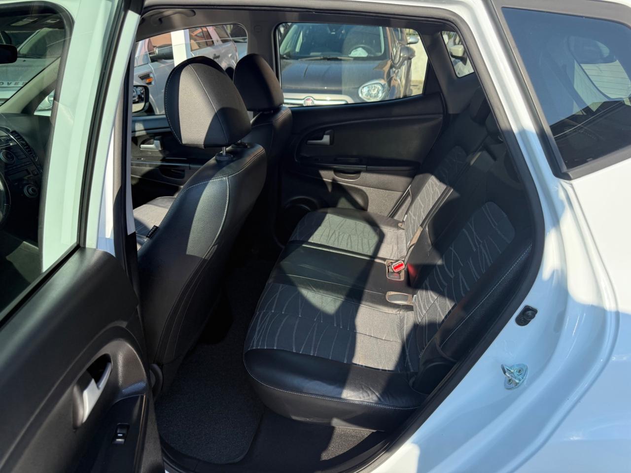 Kia Venga 1.4 CRDi 90CV Cool 120.000km