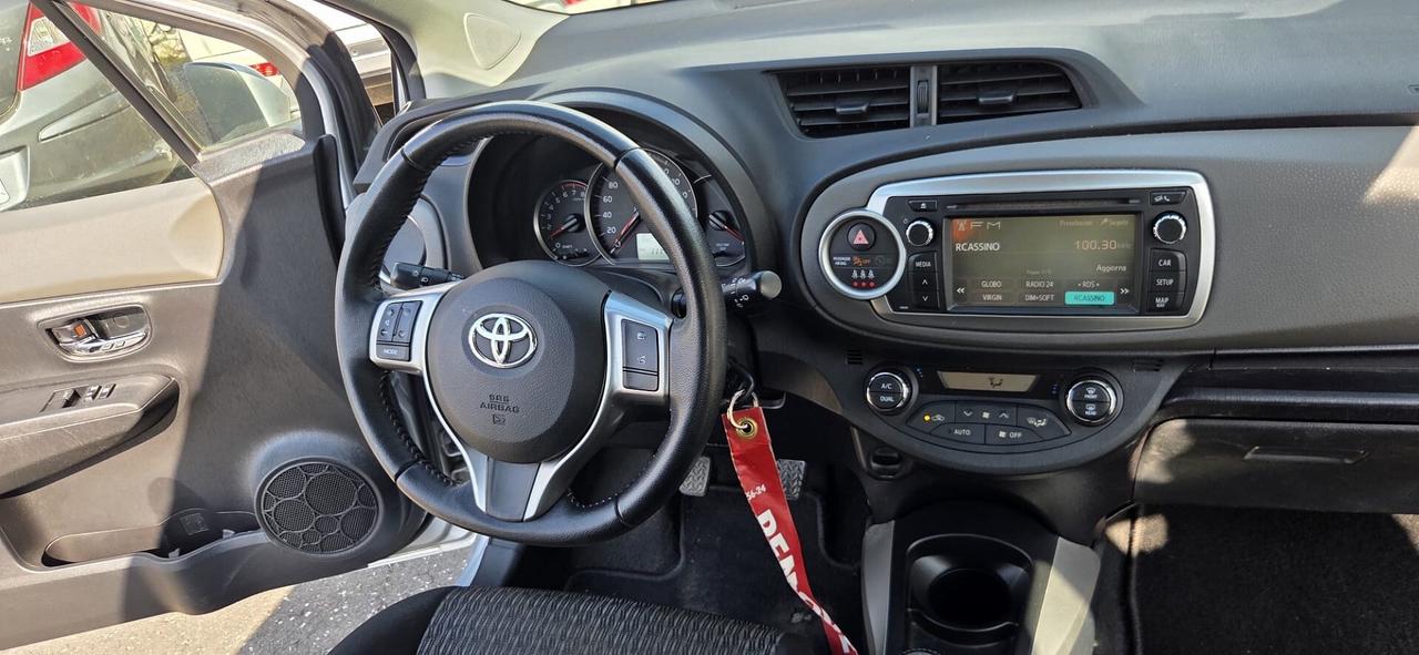 TOYOTA YARIS 1.0 5P LOUNGE