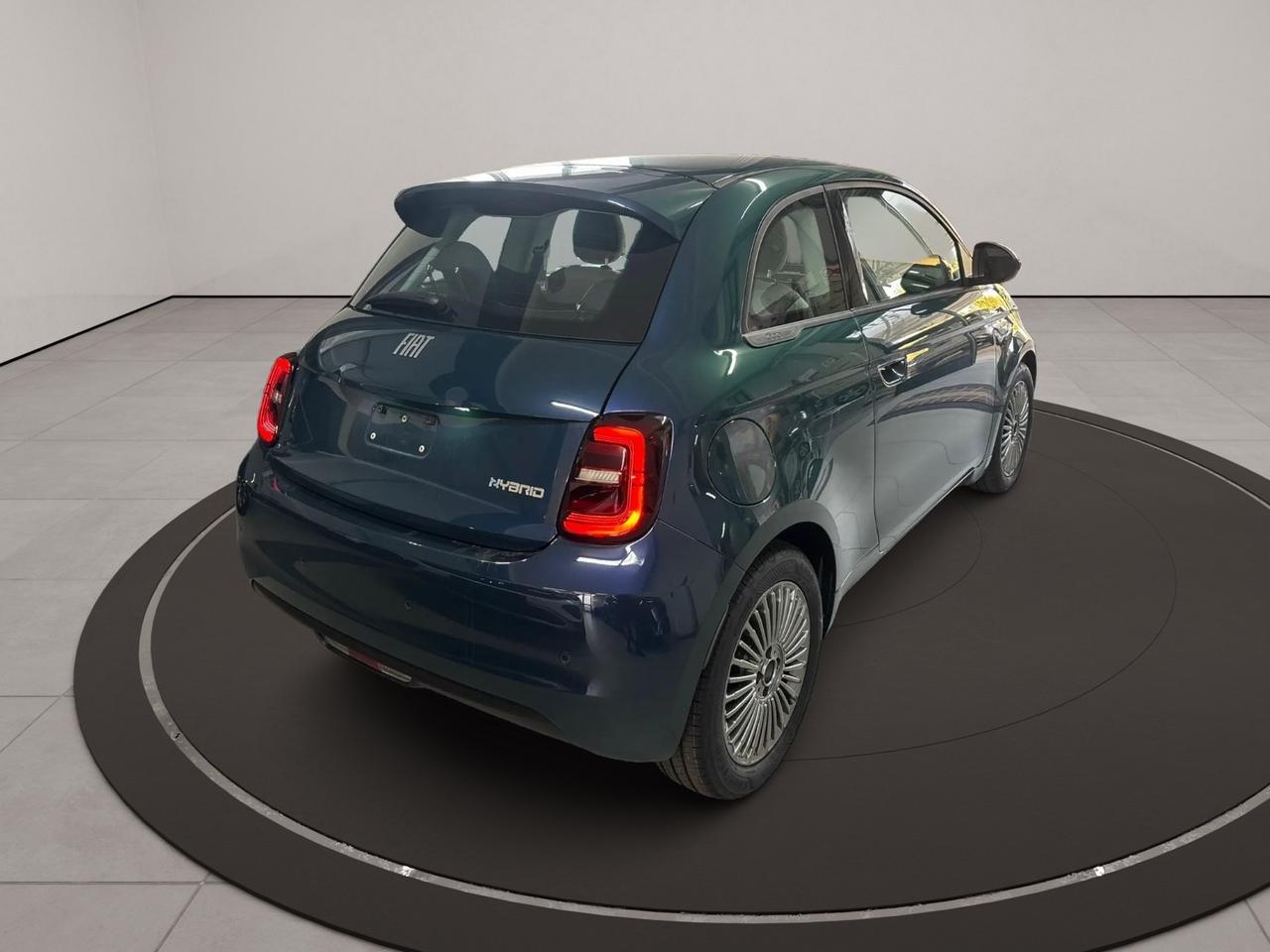 Fiat 500 Berlina Hybrid Icon