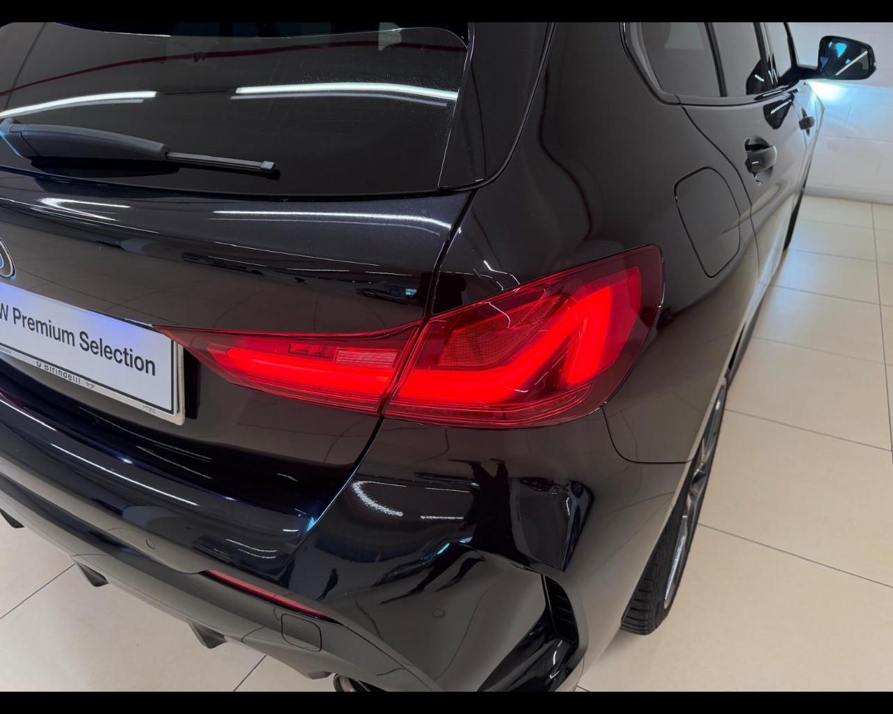 BMW Serie 1 (F40) - 118d 5p. Msport