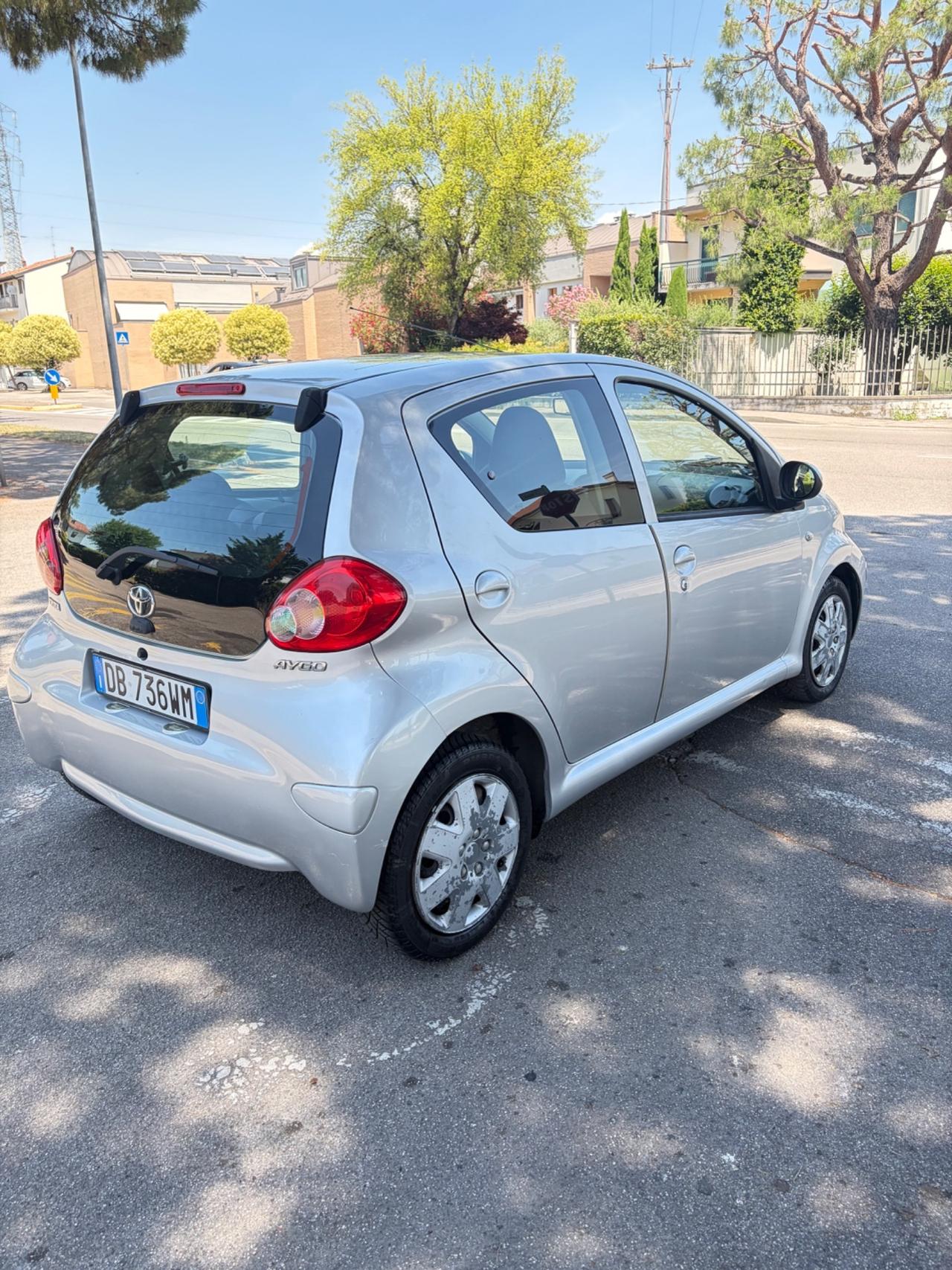 Toyota Aygo 1.0 12V VVT-i 5 porte NEOPATENTATI
