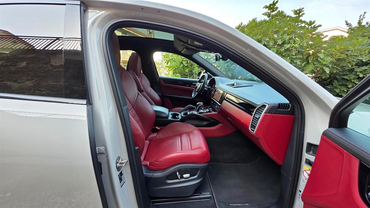 Porsche Cayenne Coupé 3.0 V6 E-Hybrid