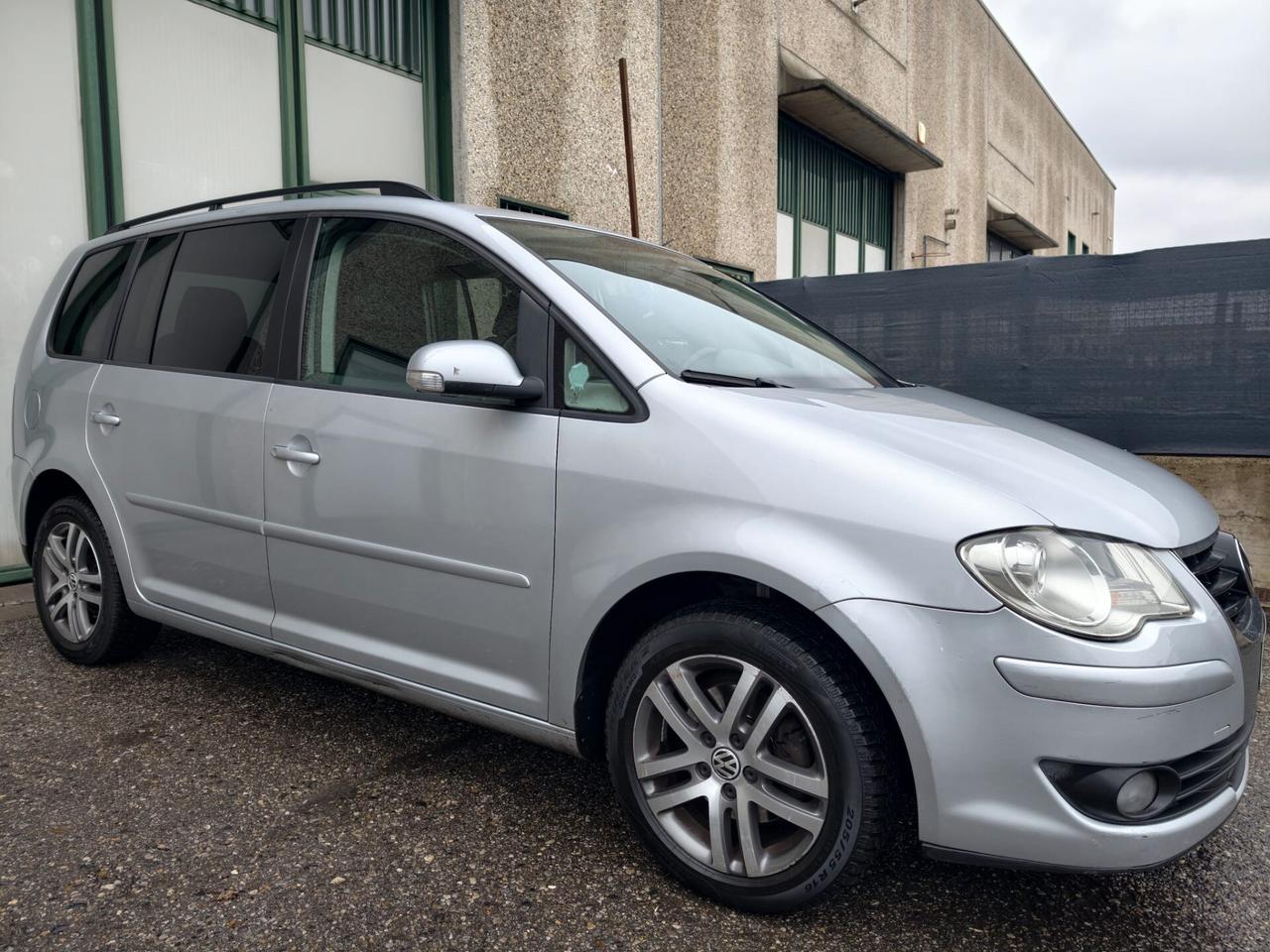 Volkswagen Touran 7 POSTI BENZINA METANO 2008