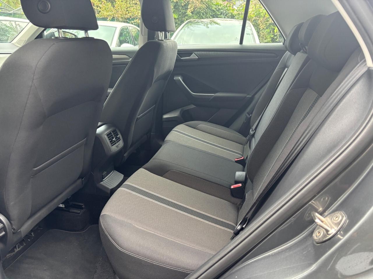 Volkswagen T-Roc 1.6 TDI Business BlueMotion