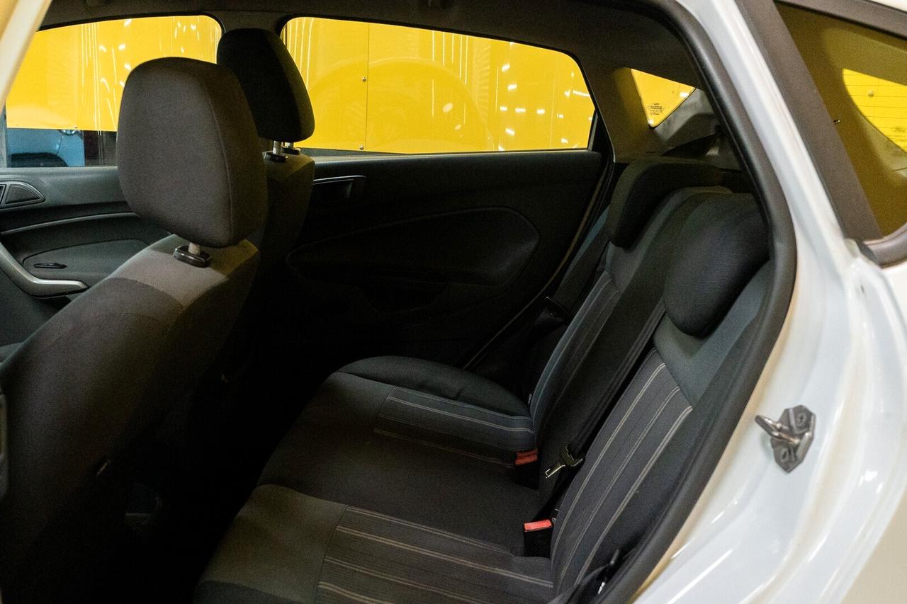 Ford Fiesta 1.4 5 porte Bz.- GPL Titanium PERMUTA