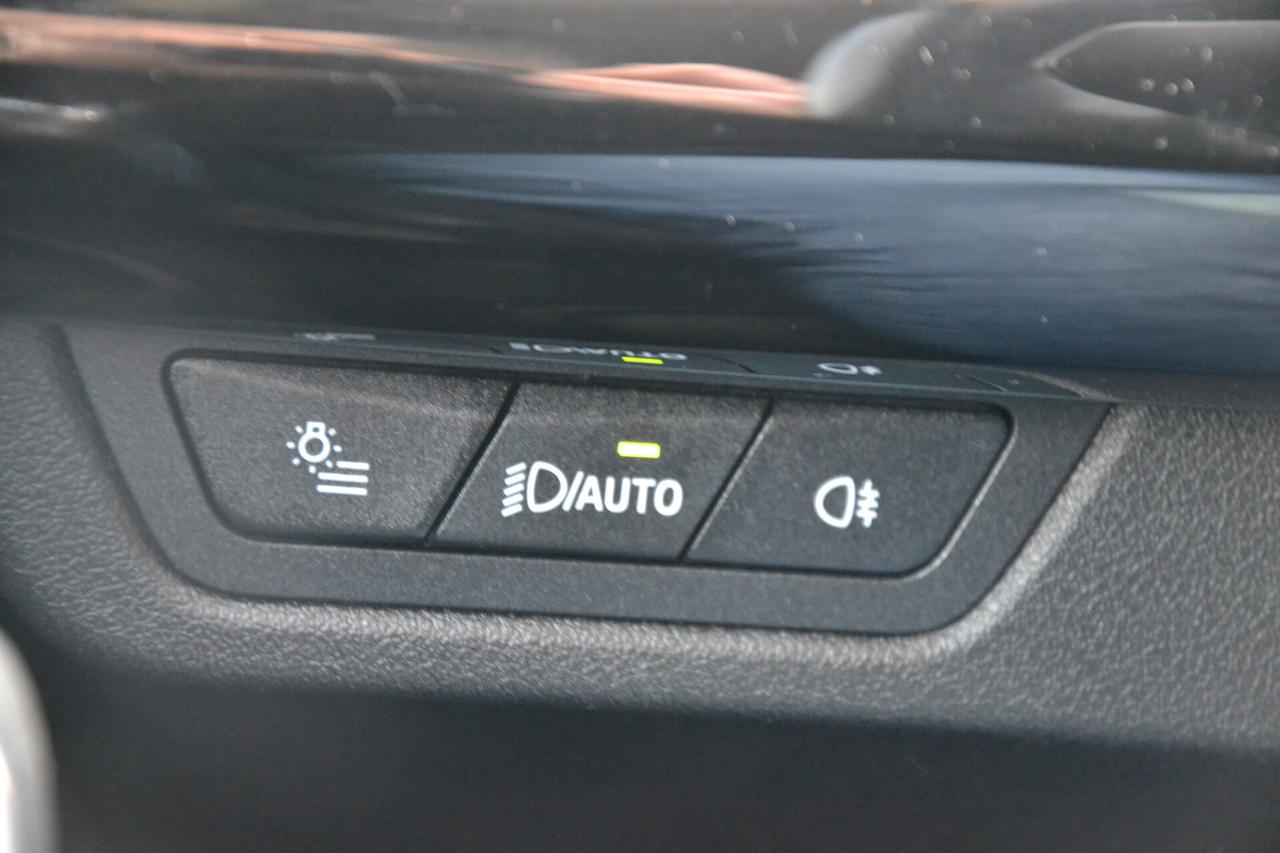 Bmw X1 18d S-DRIVE X-LINE *FULL LED+RCAM+PELLE+NAVI+PDC*