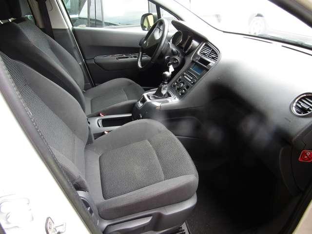 Peugeot 5008 1.6 hdi 8v Active 115cv