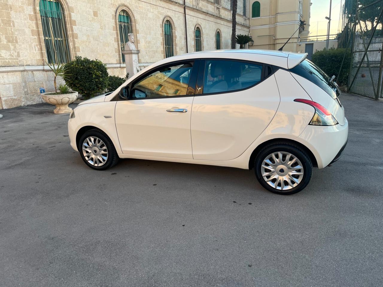 Lancia Ypsilon 1.2 69 CV 5p. Silver UsatoSicuro