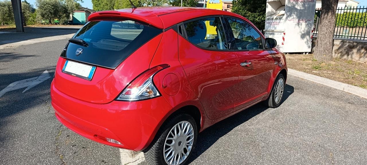 Lancia Ypsilon 1.2 5 porte Gold NEOPATENTATI