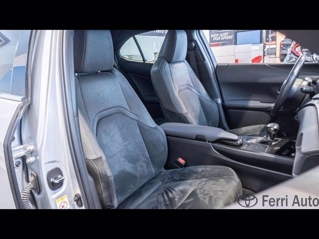 LEXUS Ux 250h 2.0 executive 2wd cvt del 2019