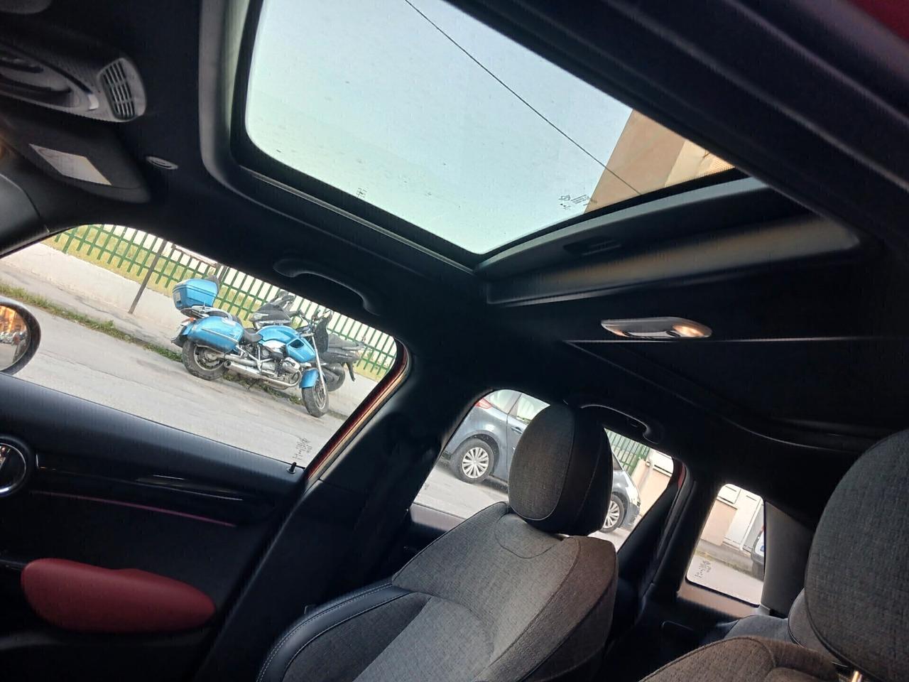 Mini 1.5 Cooper D 5 porte