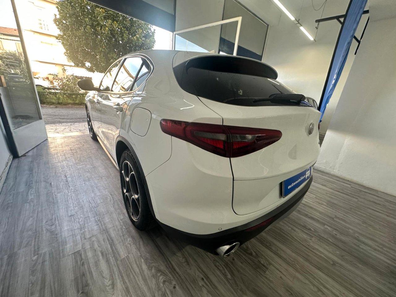Alfa Romeo Stelvio 2.2 t Sport Tech rwd 160cv auto