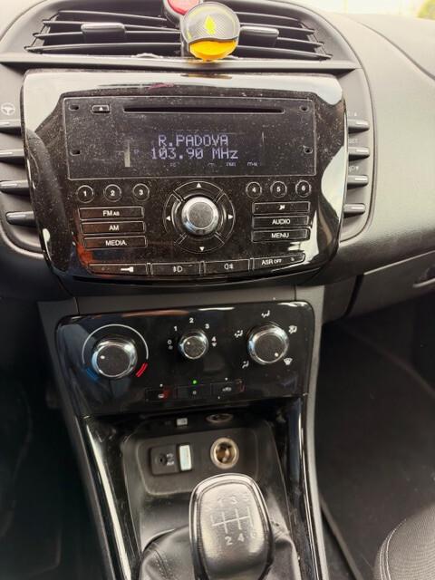 Lancia Delta 1.6 MJT DPF 105 CV Silver