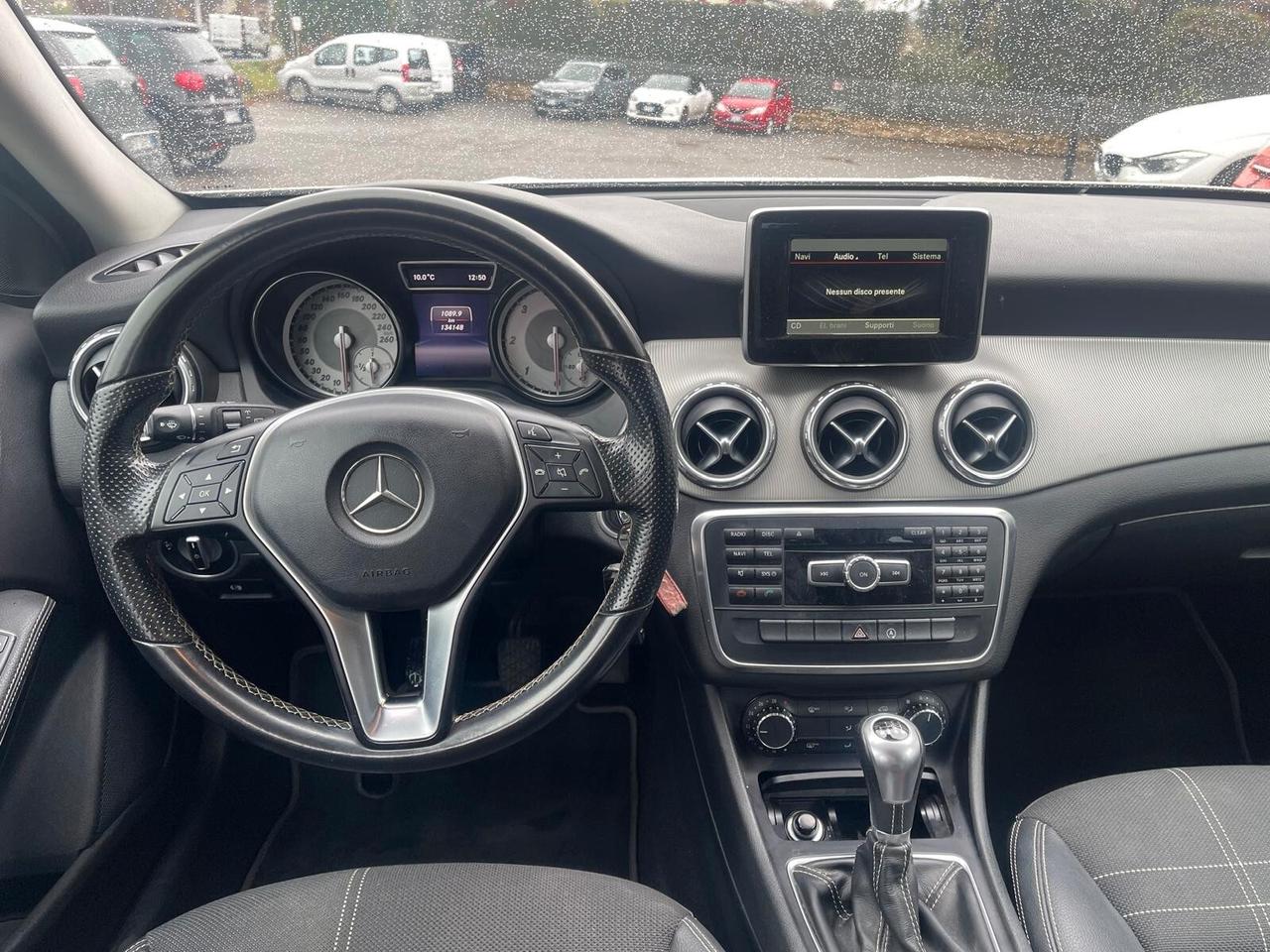 Mercedes-benz GLA 180 d Premium