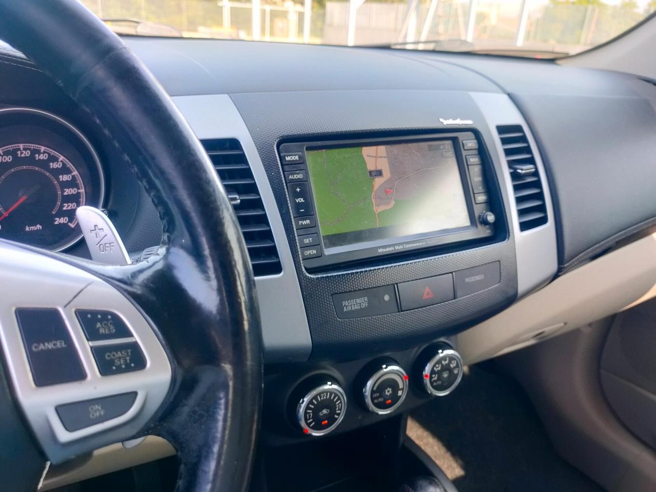 Mitsubishi Outlander 2.2 DI-D TC-SST Instyle DPF 7p