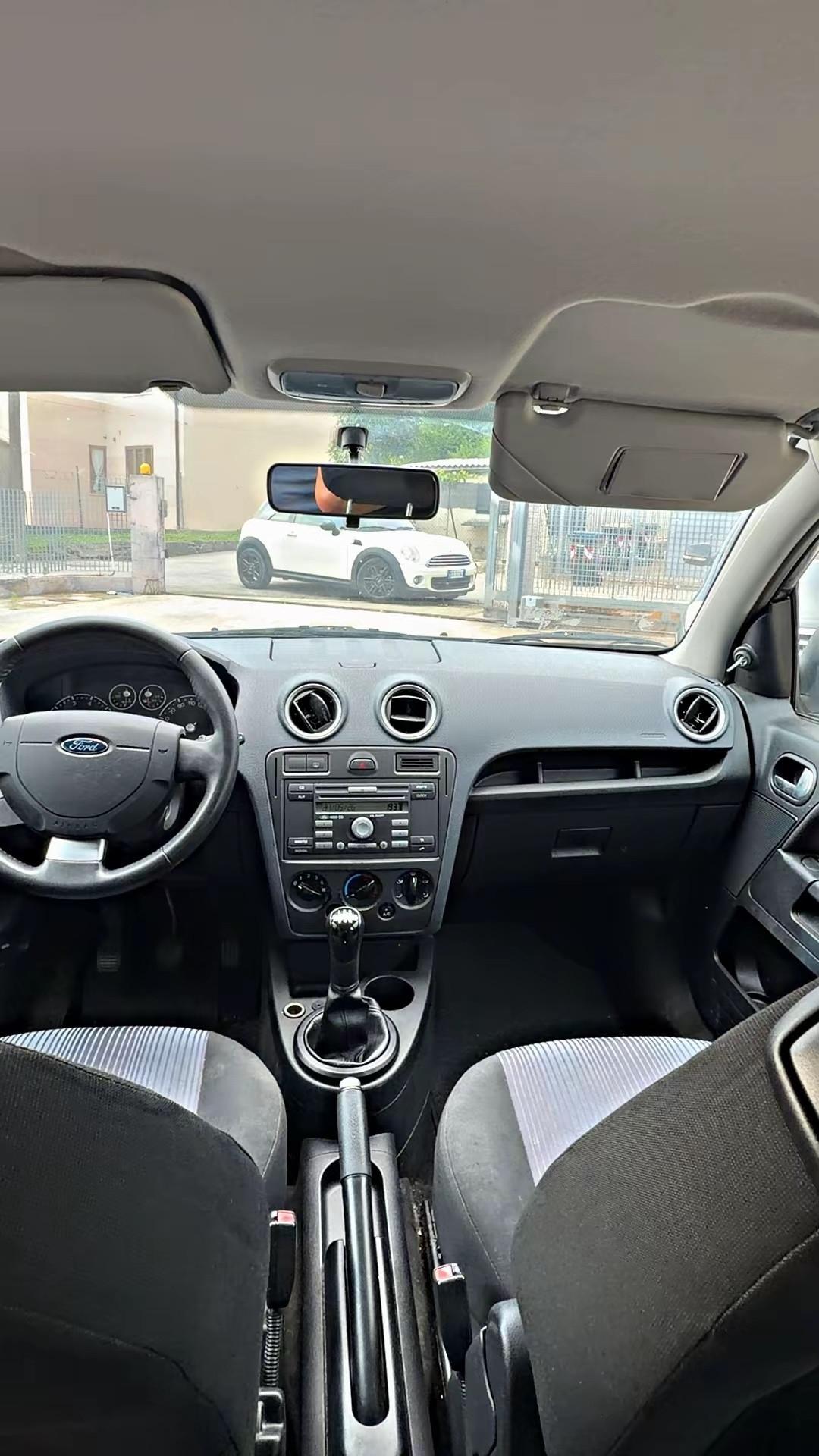 Ford Fusion UAV 1.4 16V 5p.