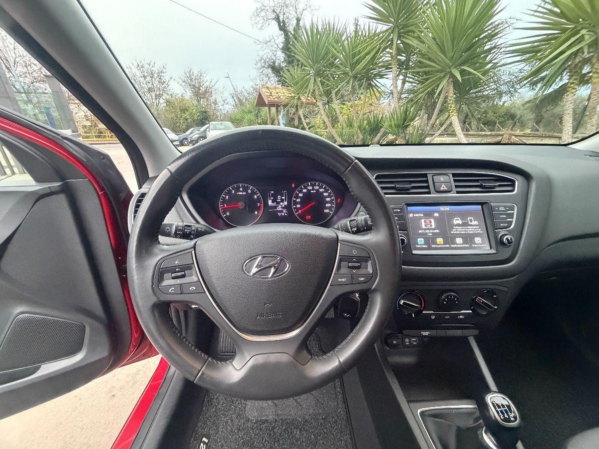 HYUNDAI - i20 - 1.2 5p. Connectline