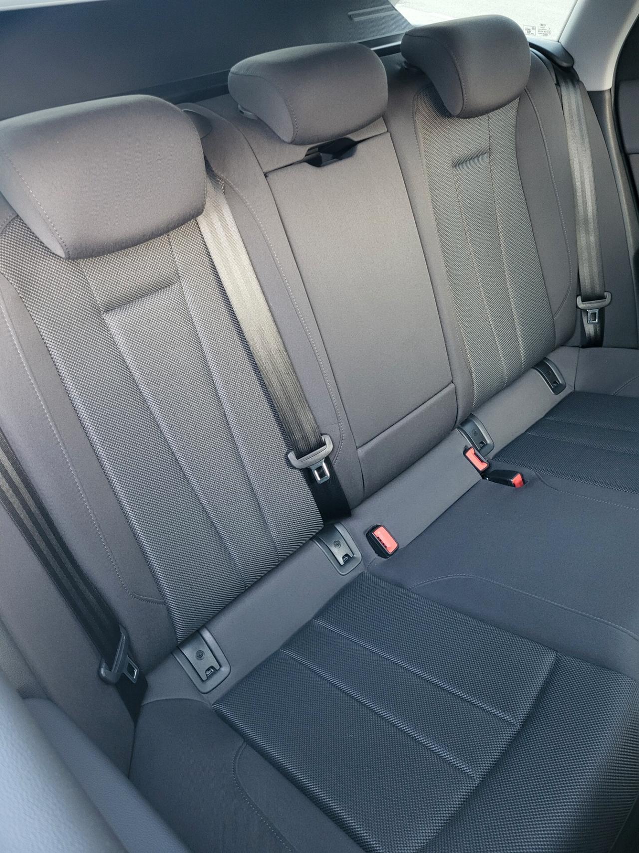 Audi A4 Avant 30 TDI/136 CV S tronic Business Advanced
