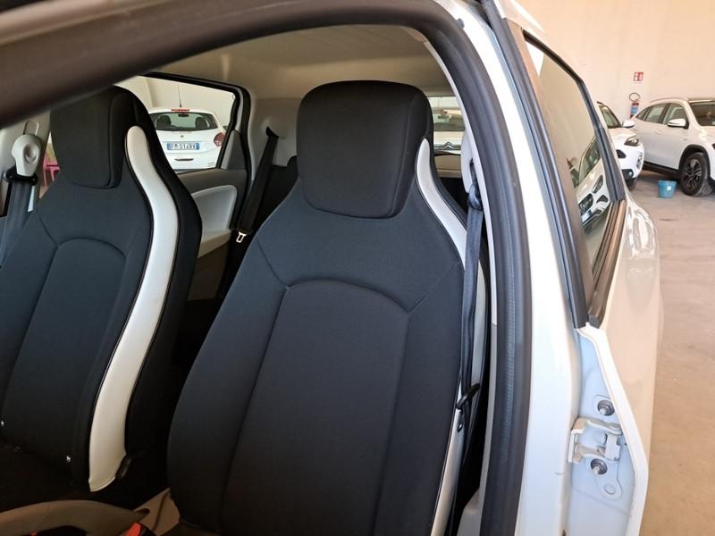 RENAULT ZOE Life R90 5 PORTE