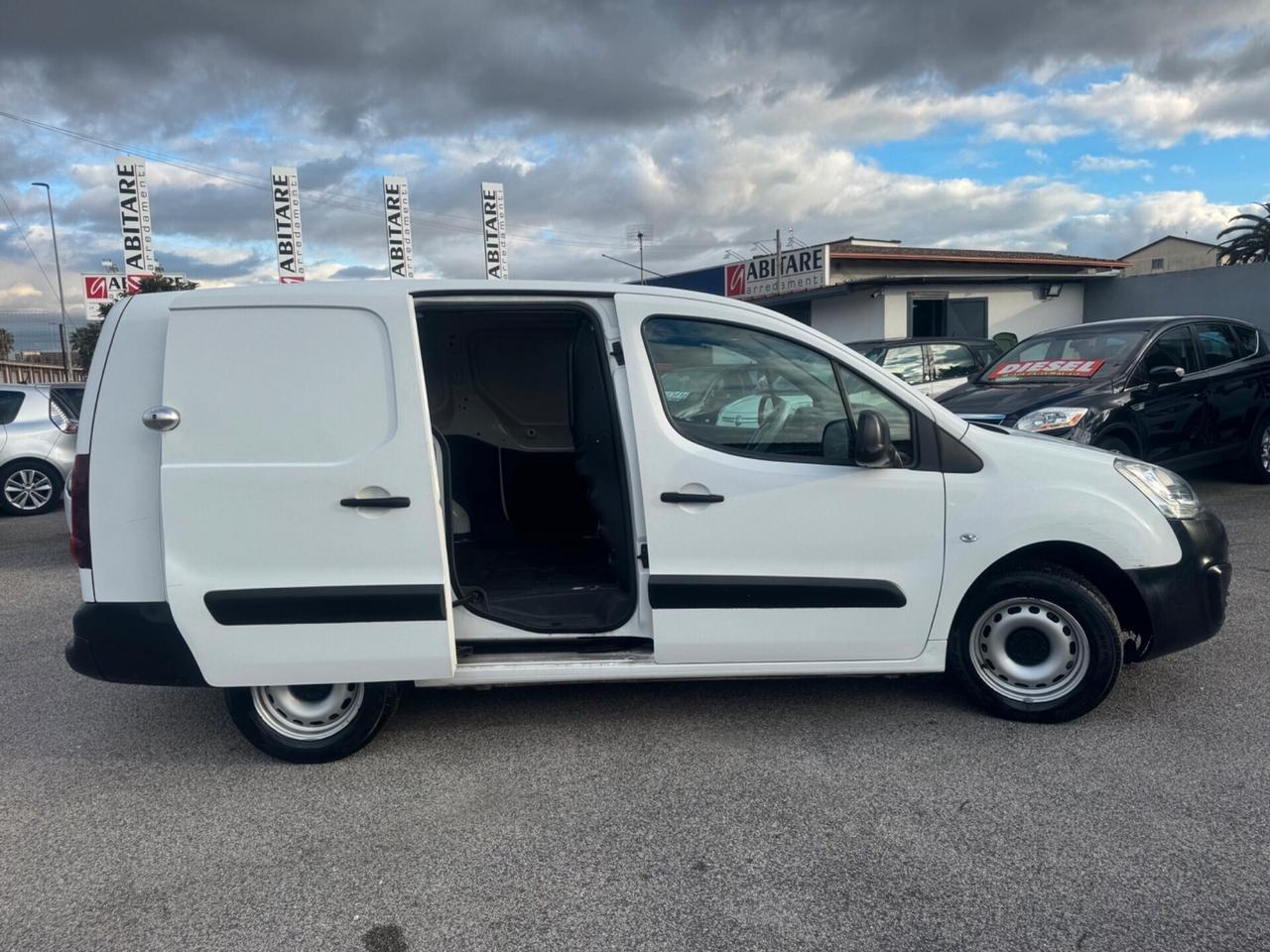 Peugeot Partner Passo Lungo con Porta Laterale Euro 6B