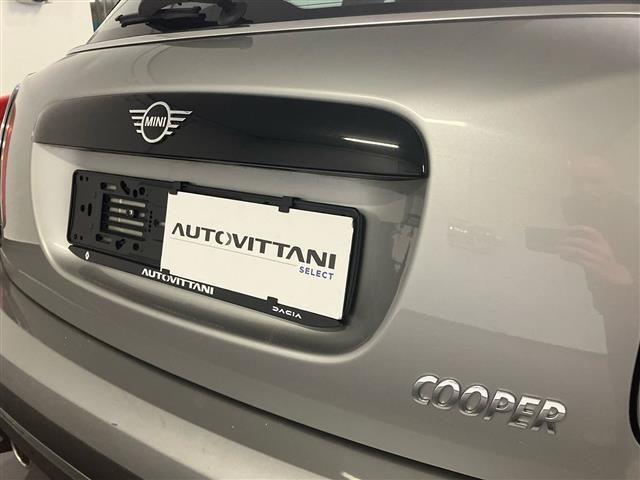 MINI Mini 5 Porte 1.5 Twin Power Turbo Cooper Essential