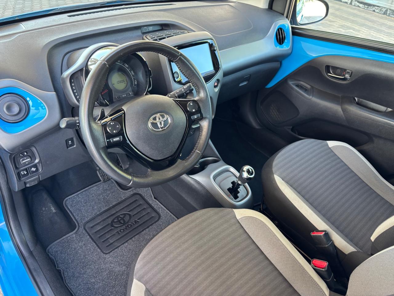 Toyota Aygo 1.0 VVT-i 72 CV 5 porte x-cool MMT