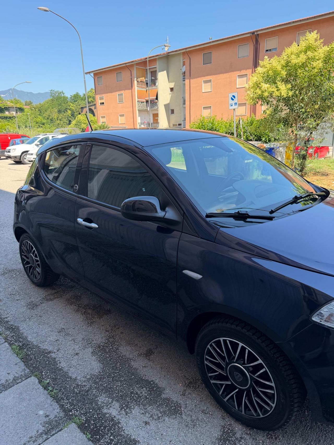 Lancia Ypsilon 1.2 69 CV 5 porte GPL Ecochic Elefantino Blu
