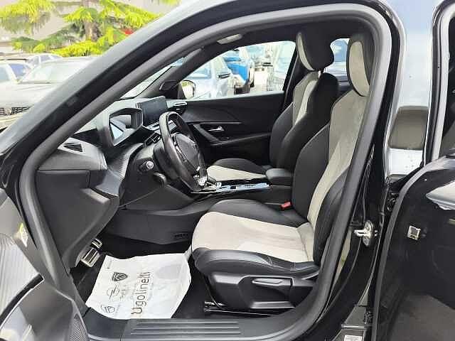 Peugeot 2008 motore elettrico 136 CV GT