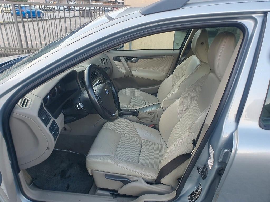 Volvo V70 2.4 D5 Sport AWD omologata 7 posti