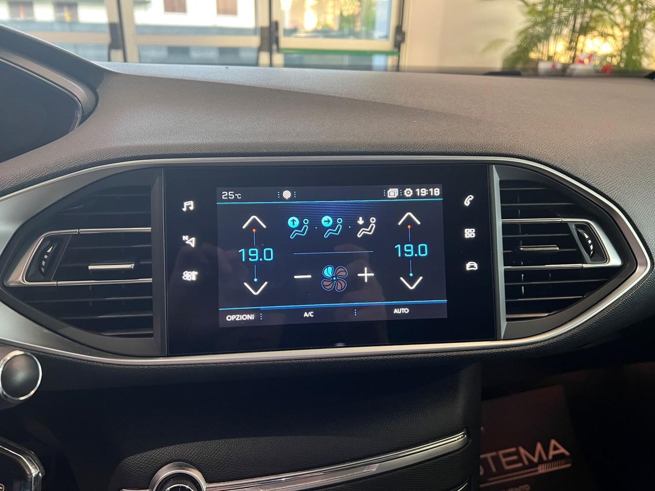 PEUGEOT 308 II 2018 5p 1.2 puretech Allure s&s 130cv - CINGHIA FATTA!