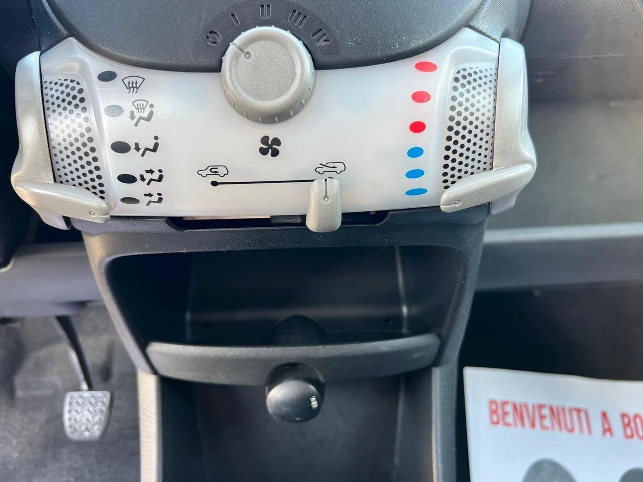 Toyota Aygo 1.0 12V VVT-i 5 porte Active Connect