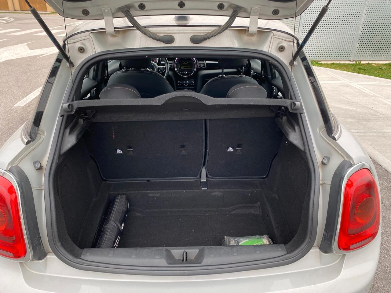 Mini 1.5 Cooper D 5 porte