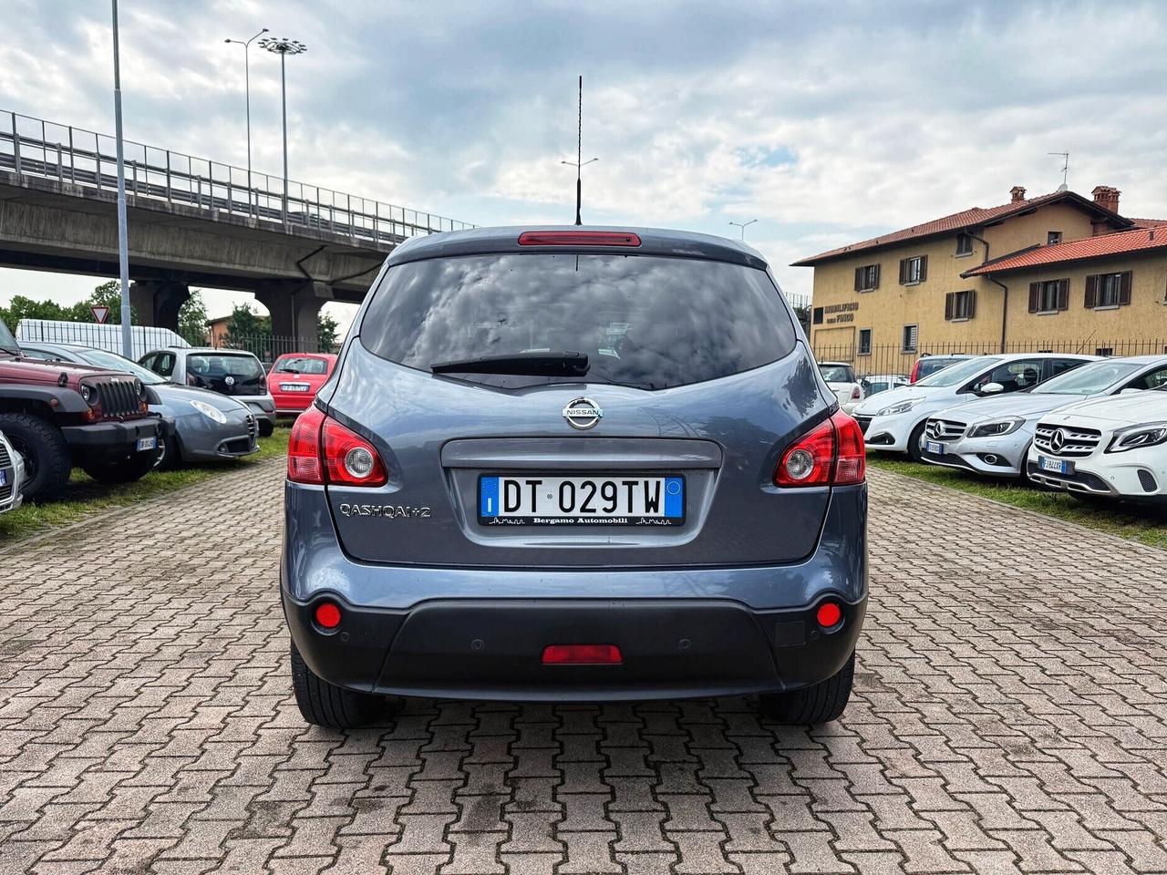 Nissan Qashqai 2 1.6 16V 7 POSTI TETTO PANORAMICO