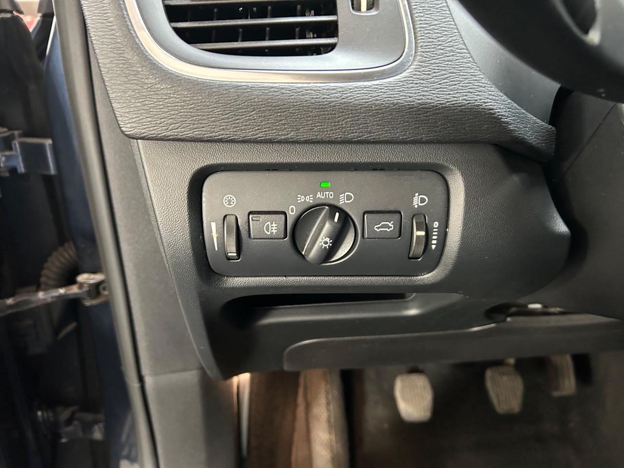 Volvo V40 Cross Country D2 1.6 114cv Momentum