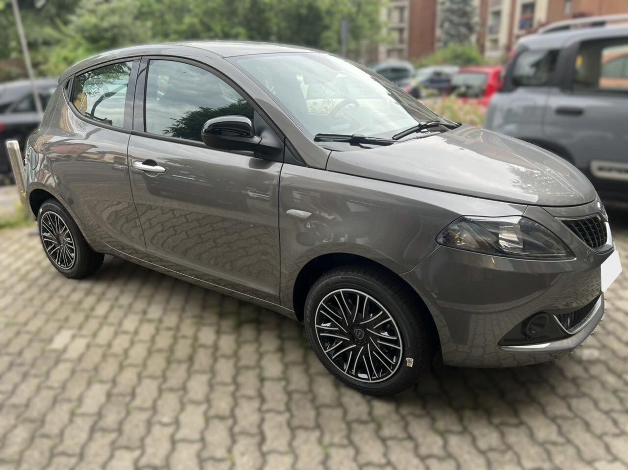 Lancia Ypsilon