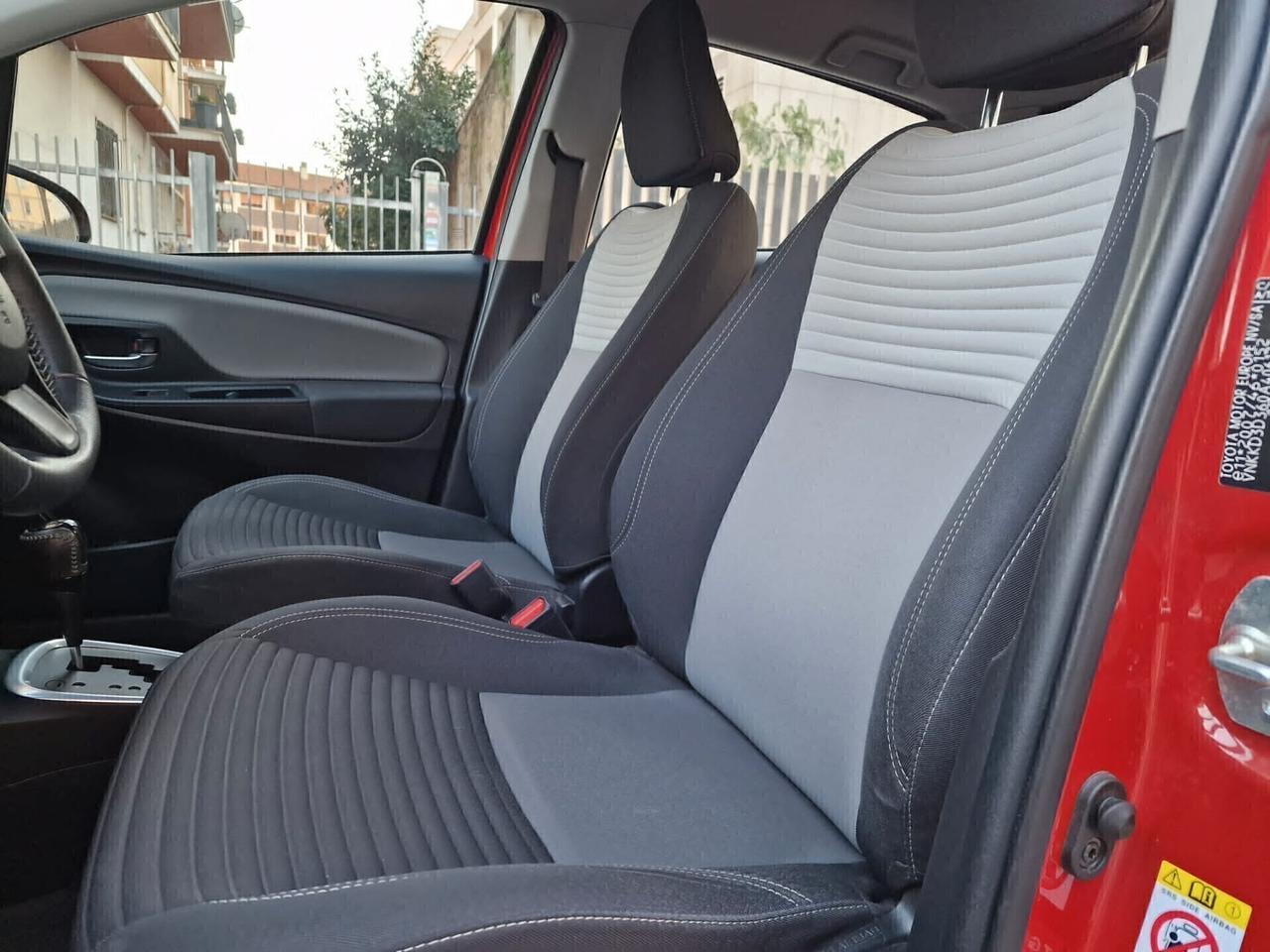 Toyota Yaris 1.5 Hybrid 5 porte Ok neopatentati