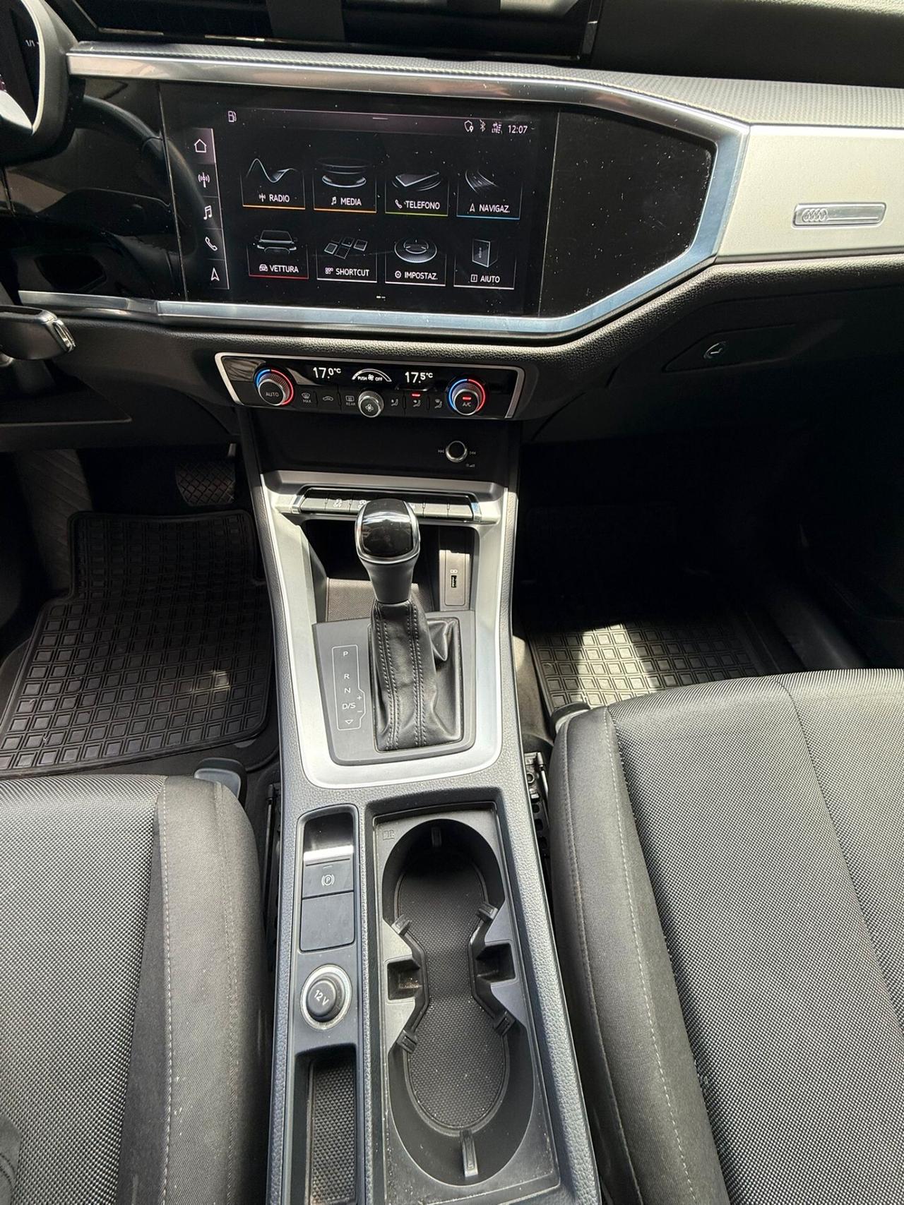 Audi Q3 2.0 TDI 150 CV Business