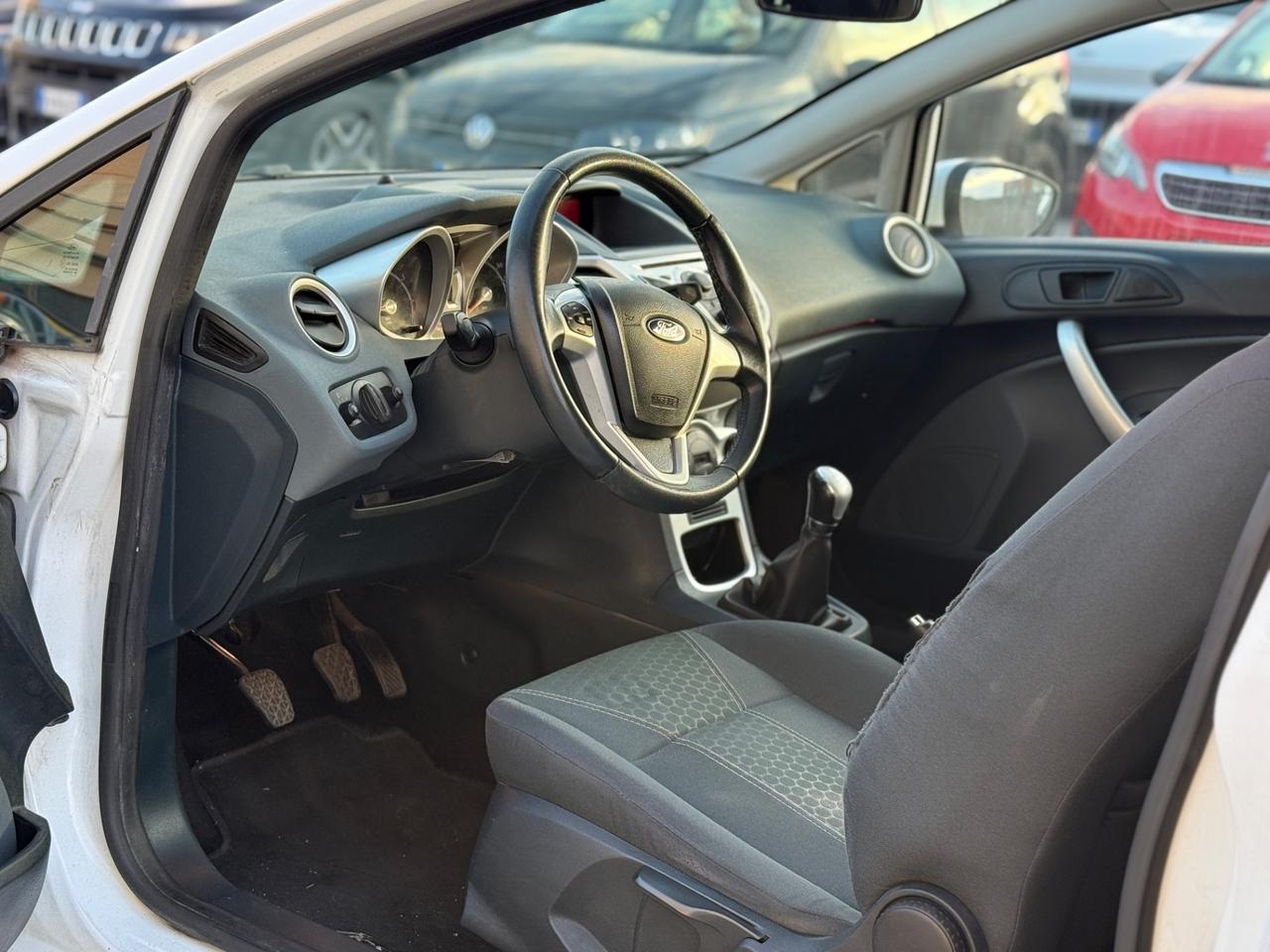 Ford Fiesta 1.2 benzina 2011 titanium