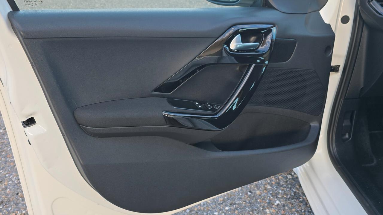 Peugeot 208 / 2017 5P BERLINA MIX BLUEHDI 75CV