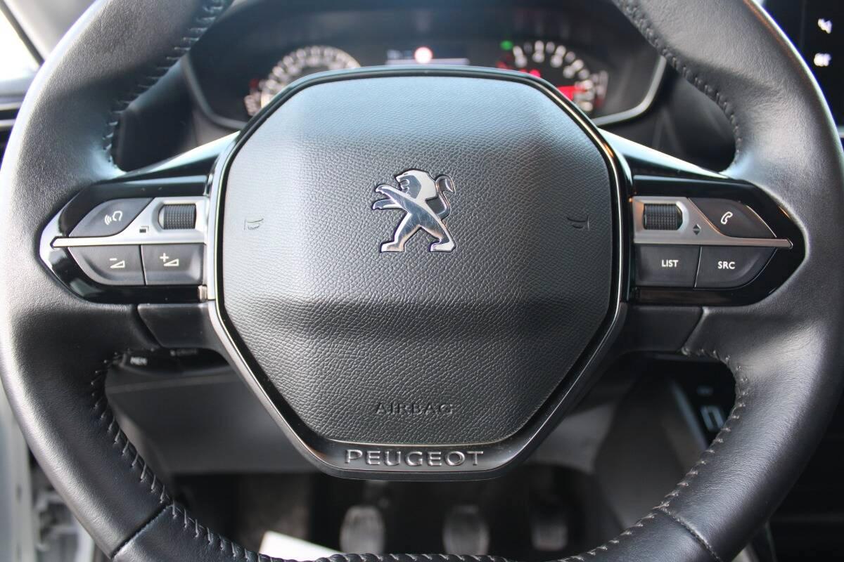 Peugeot 208 1.2 puretech Active Pack s&s 75cv Con NAVIGATORE