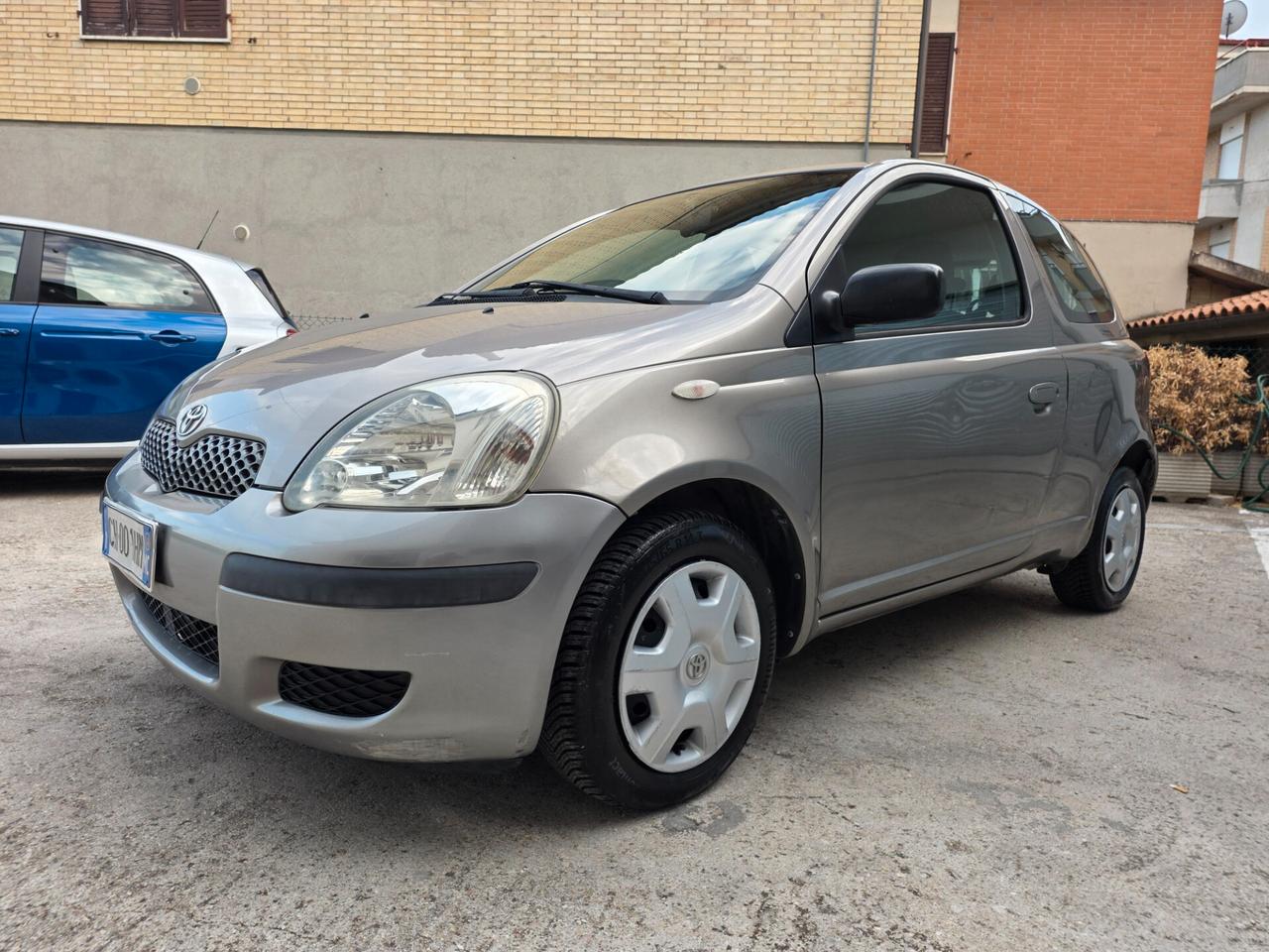Toyota Yaris 1.0i 16V cat 3 porte