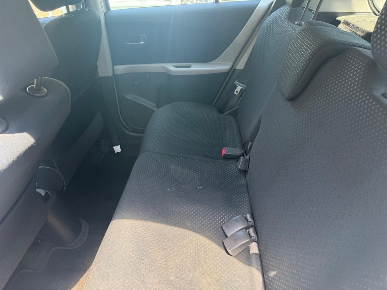 Toyota Yaris 1.3 BENZINA - POCHI KM - 2010