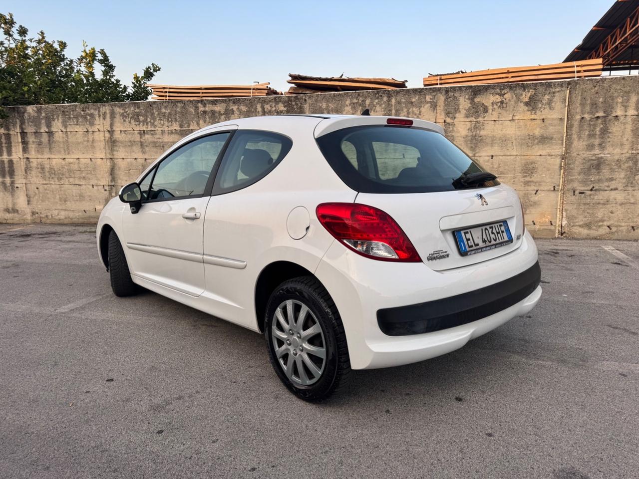 Peugeot 207 1.4 8V 75CV 3p. ECO GPL