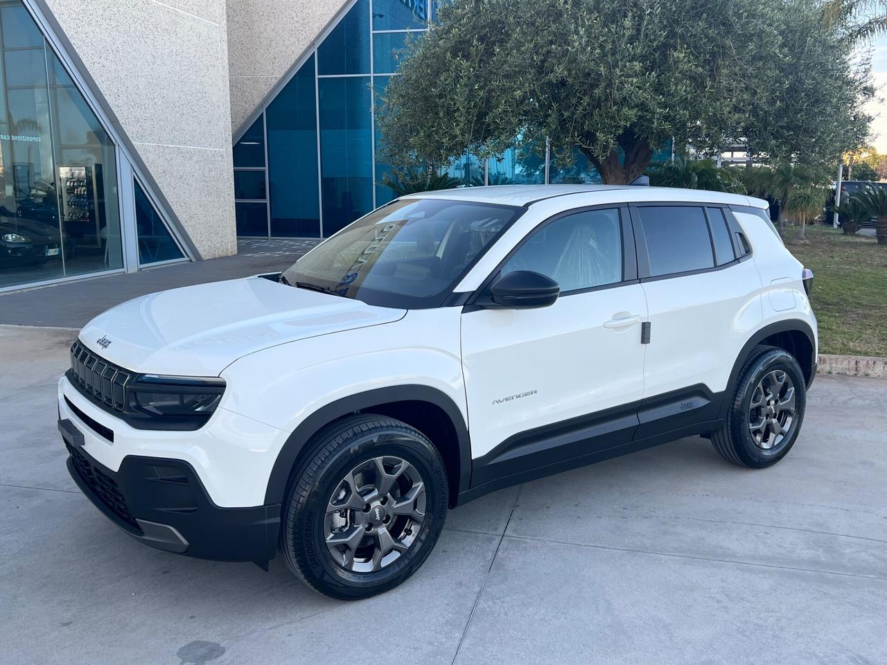 Jeep Avenger 1.2 Turbo 110 CV MHEV Longitude possibilità noleggio no scoring